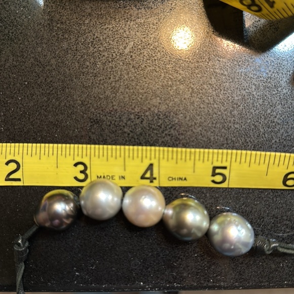 South sea pearls with Black leather bracelet - Picture 4 of 4